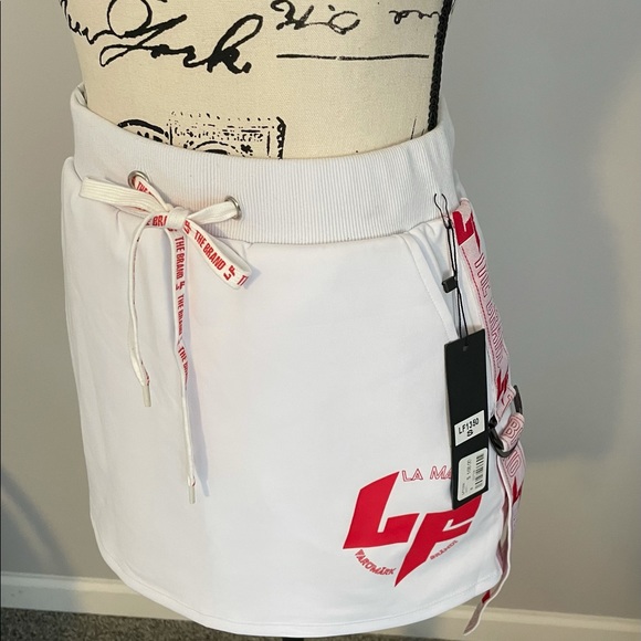 Mini skirt - Picture 4 of 4